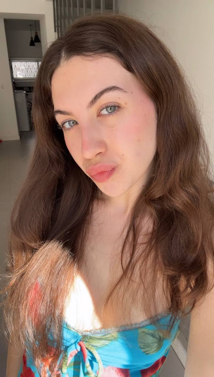 Nude girl Amber in Accra