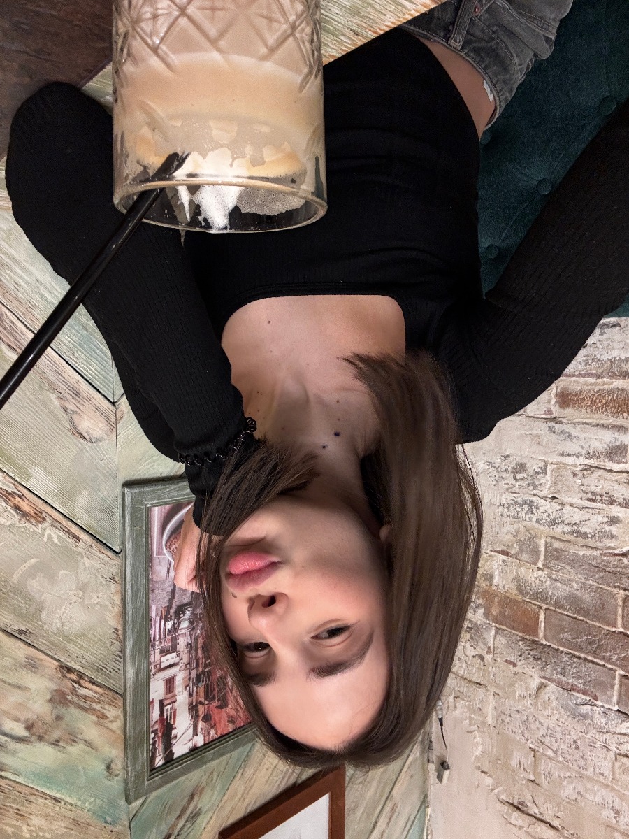 Fresh photos, fresh mood — Tina online in Accra